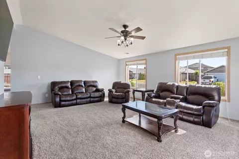 Living - 807 Millenium Ave, Moxee, WA 98936 photo 1 of 3