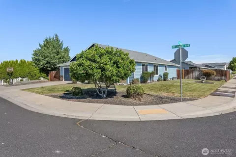 Exterior - 807 Millenium Ave, Moxee, WA 98936 photo 2 of 6