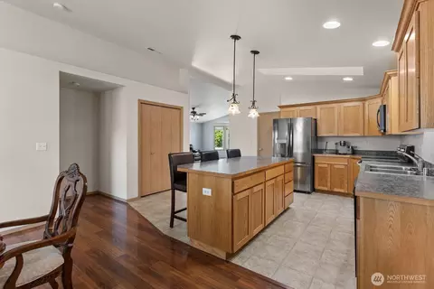 Kitchen - 807 Millenium Ave, Moxee, WA 98936 photo 5 of 5