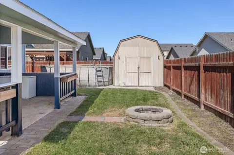 Exterior - 807 Millenium Ave, Moxee, WA 98936 photo 4 of 6