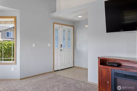 Entry Way - 807 Millenium Ave, Moxee, WA 98936 photo 2 of 2