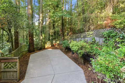 Exterior - 20911 30th Dr SE, Bothell, WA 98021 photo 7 of 8