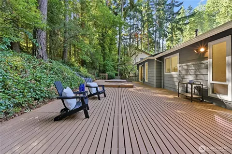 Exterior - 20911 30th Dr SE, Bothell, WA 98021 photo 5 of 8