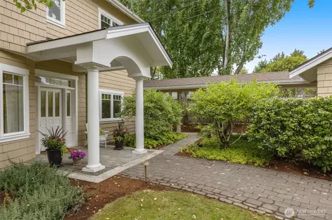 3021 W Mercer Way, Mercer Island, WA 98040