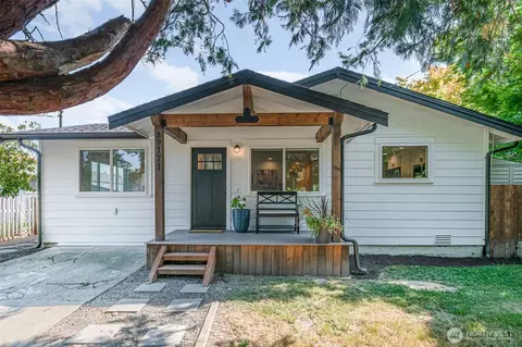 39171 SE Beta St, Snoqualmie, WA 98065