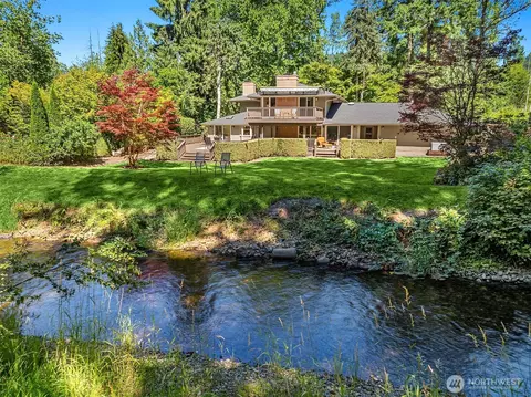 1201 Sycamore Dr SE, Issaquah, WA 98027