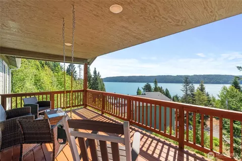 21 N Mardell Ave, Hoodsport, WA 98548