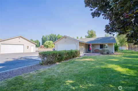 7887 Dahl Rd NE, Moses Lake, WA 98837
