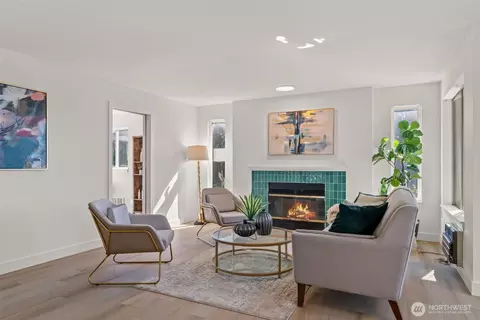1312 S Massachusetts St #302, Seattle, WA 98144
