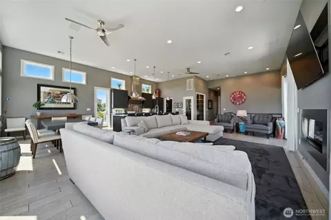 Living - 2150 Paramount St, Walla Walla, WA 99362 photo 3 of 3