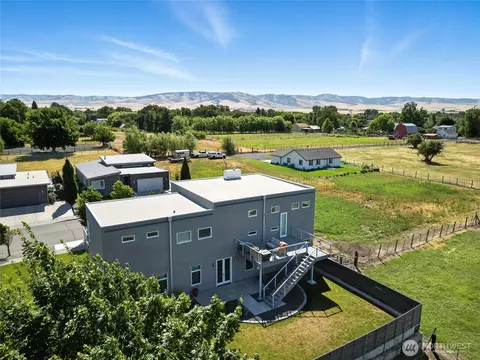 View/Area - 2150 Paramount St, Walla Walla, WA 99362 photo 1 of 2
