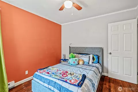 Bedroom - 527 25th Ave, Longview, WA 98632 photo 4 of 5