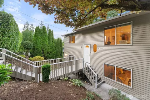 19004 12th Ave NE, Shoreline, WA 98155