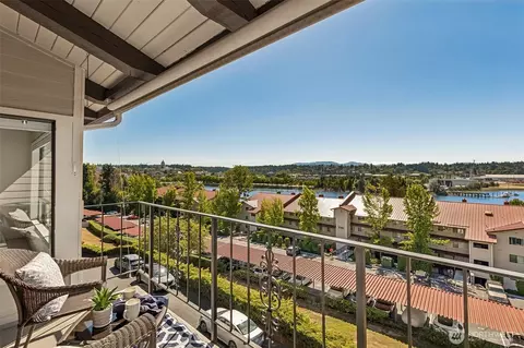908 E Bay Dr NE #E-304, Olympia, WA 98506
