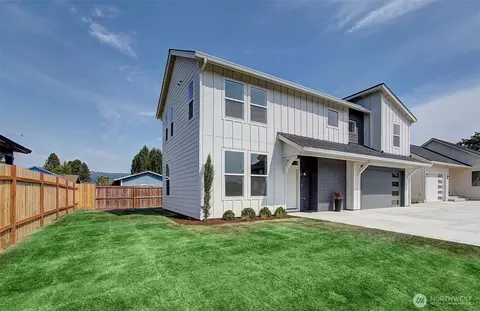 442 Washington St, Woodland, WA 98674