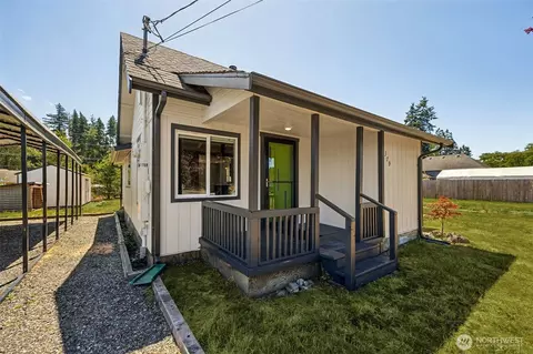 379 Central Ave W, Tenino, WA 98589