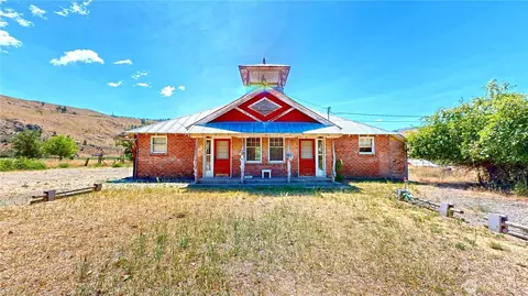 18 Old Carlton Rd, Carlton, WA 98814