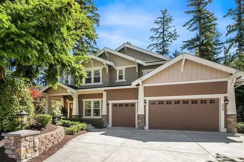 2004 222nd Ave SE, Sammamish, WA 98075