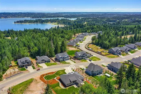 5541 Skyfall Pl NW, Bremerton, WA 98312