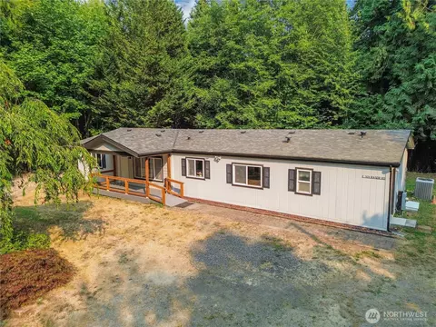 301 E Rasor Rd, Belfair, WA 98528