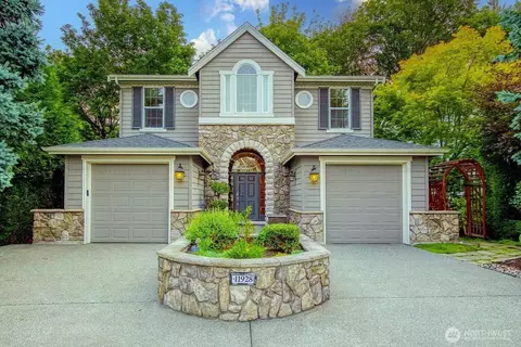 11928 158th Ave NE, Redmond, WA 98052