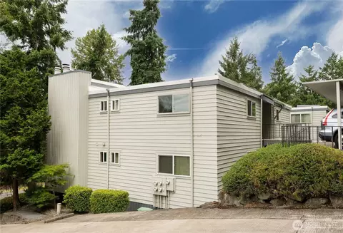 3848 Lake Washington Blvd SE #6B, Bellevue, WA 98006