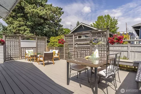 Exterior - 1716 N 46th St, Seattle, WA 98103 photo 4 of 6
