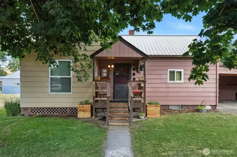 1005 S 5th St, Dayton, WA 99328