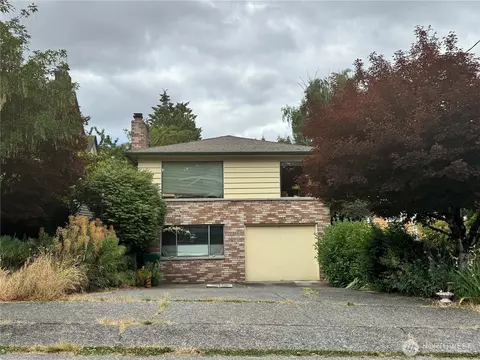 1230 NE 92nd St, Seattle, WA 98115