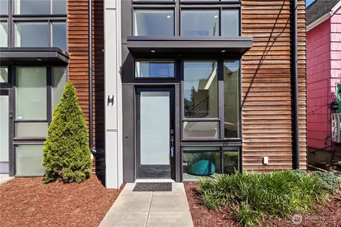 6630 Carleton Ave S #H, Seattle, WA 98108