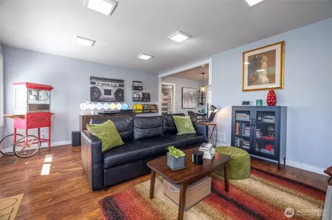 Living - 5942 Lawrence Rd, Everson, WA 98247 photo 3 of 4