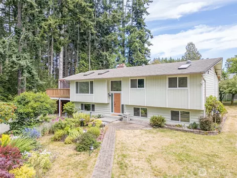 1937 W 18th St, Port Angeles, WA 98363