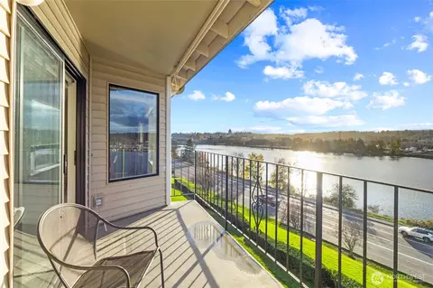 920 E Bay Dr NE #3C302, Olympia, WA 98506