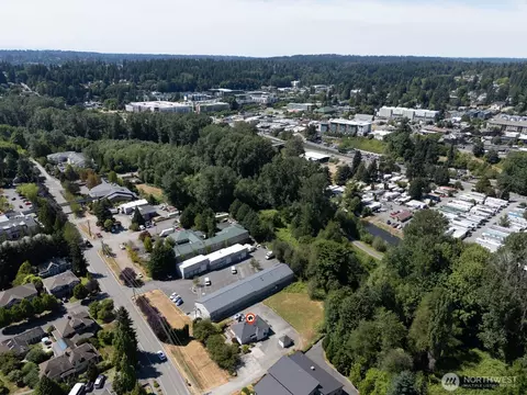 View/Area - 10516 E Riverside Dr, Bothell, WA 98011 photo 6 of 7