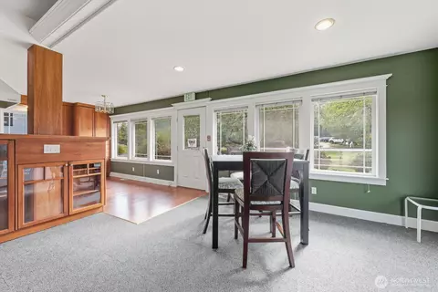 Dining - 10516 E Riverside Dr, Bothell, WA 98011 photo 2 of 2