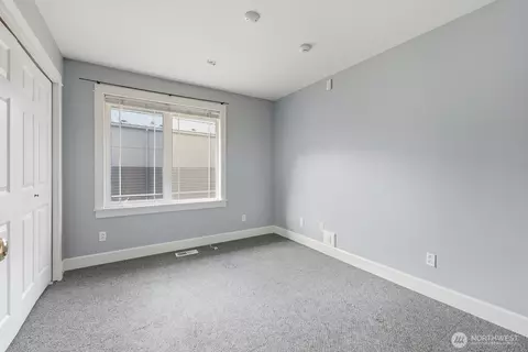 Bedroom - 10516 E Riverside Dr, Bothell, WA 98011 photo 1 of 3