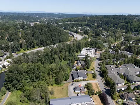 View/Area - 10516 E Riverside Dr, Bothell, WA 98011 photo 4 of 7