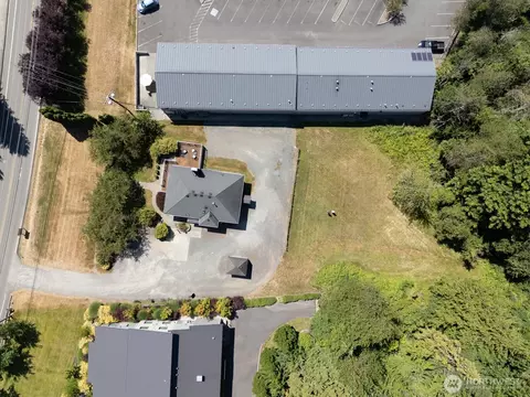 Exterior - 10516 E Riverside Dr, Bothell, WA 98011 photo 8 of 8