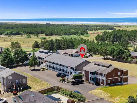 1411 Ager Dr #301, Long Beach, WA 98631