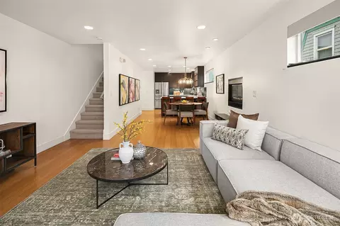 Living - 219 12th Ave E #B, Seattle, WA 98102 photo 1 of 2