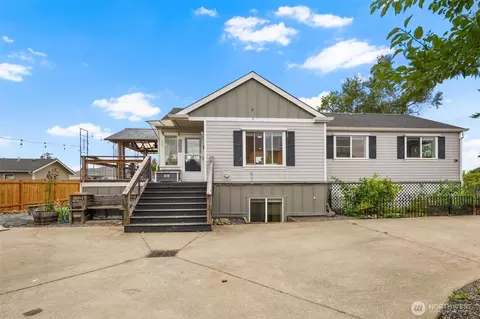 3132 Porter St, Enumclaw, WA 98022
