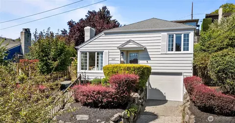 3047 36th Ave W, Seattle, WA 98199