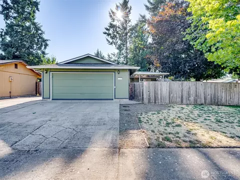 1208 SE Briarwood Dr, Vancouver, WA 98683