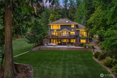 25432 SE 28th St, Sammamish, WA 98075