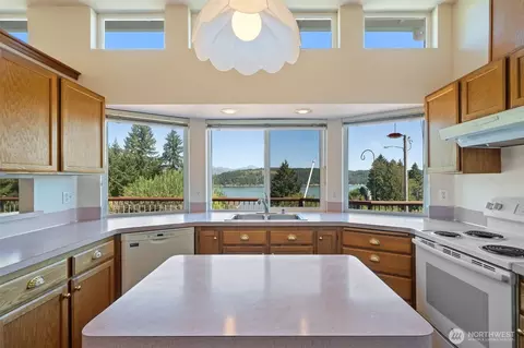 200 E Main St, Union, WA 98592 photo 7
