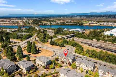 3025 Belmonte Ln, Everett, WA 98201 photo 2