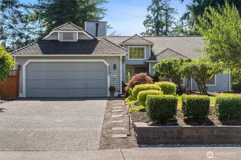 25021 Lake Wilderness Cc Dr SE, Maple Valley, WA 98038