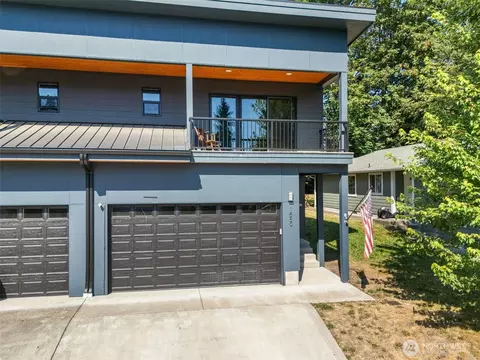 1559 Thompson Dr, Bremerton, WA 98337