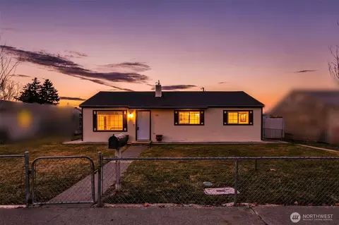 1708 N 17th Ave, Pasco, WA 99301