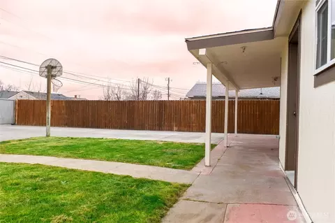 1708 N 17th Ave, Pasco, WA 99301 photo 11
